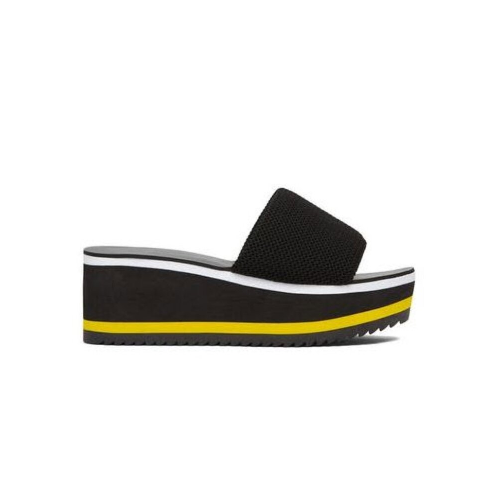 Call It Spring Macy’s Larelasien Black Platform Slip-on Sports Sandals Size 6.5